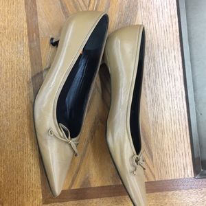 Stuart Weitzman Kitten Heel Shoes Tan size 8